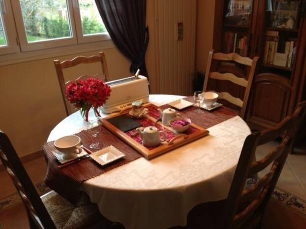 Chambre Crescia Vernouillet  ภายนอก รูปภาพ